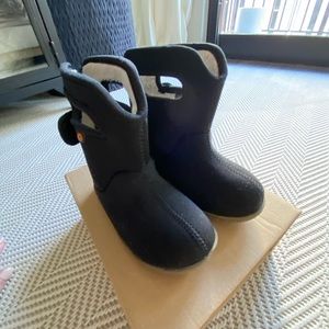 Cute Toddler Bogs Boots. Fully Lined